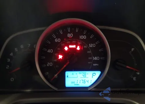 2015 Toyota Rav4 Le z USA, uszkodzony, nr VIN JTMBFREV5FJ029691